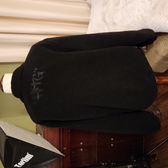 NWT Honor the Gift Black Script Sherpa Pullover Jacket-Size M - Picture 2 of 3